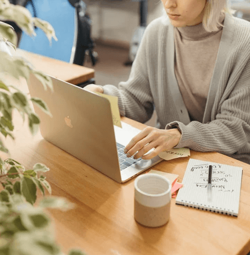 Gontrenix 7.1 support team illustration